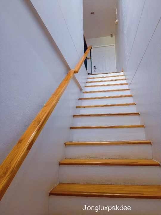 Jong Lux Pak Dee Bed & Breakfast Uttaradit Exterior photo