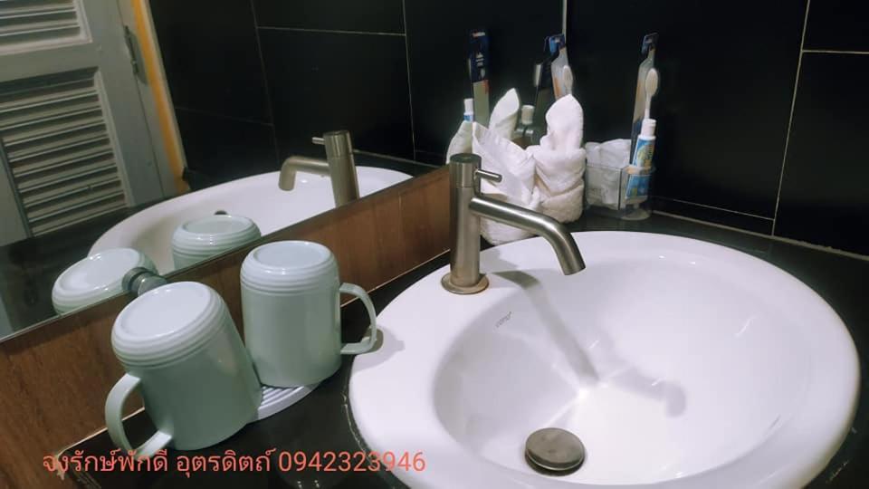 Jong Lux Pak Dee Bed & Breakfast Uttaradit Exterior photo