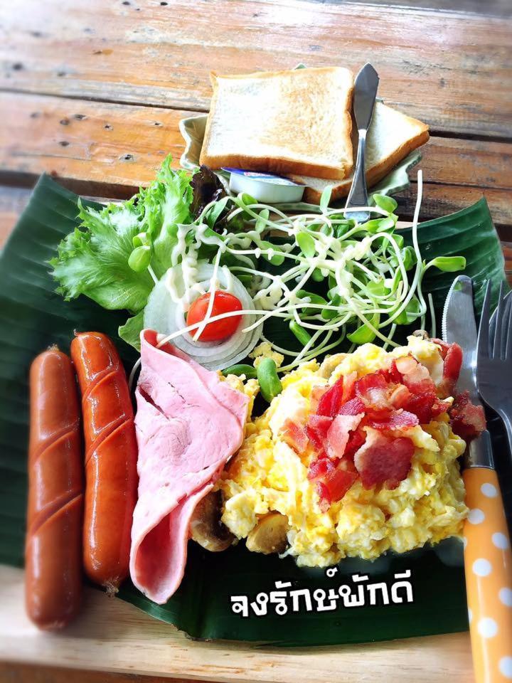 Jong Lux Pak Dee Bed & Breakfast Uttaradit Exterior photo
