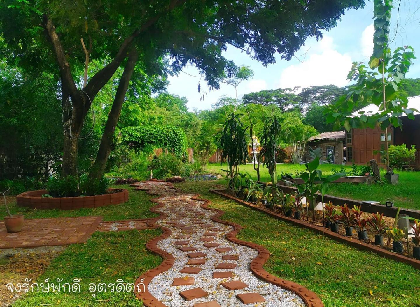 Jong Lux Pak Dee Bed & Breakfast Uttaradit Exterior photo
