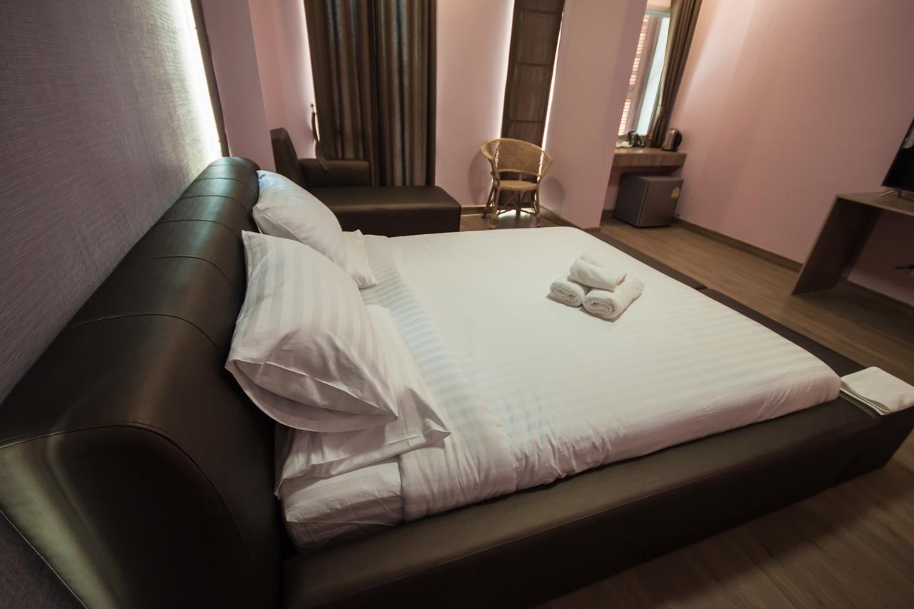 Jong Lux Pak Dee Bed & Breakfast Uttaradit Exterior photo