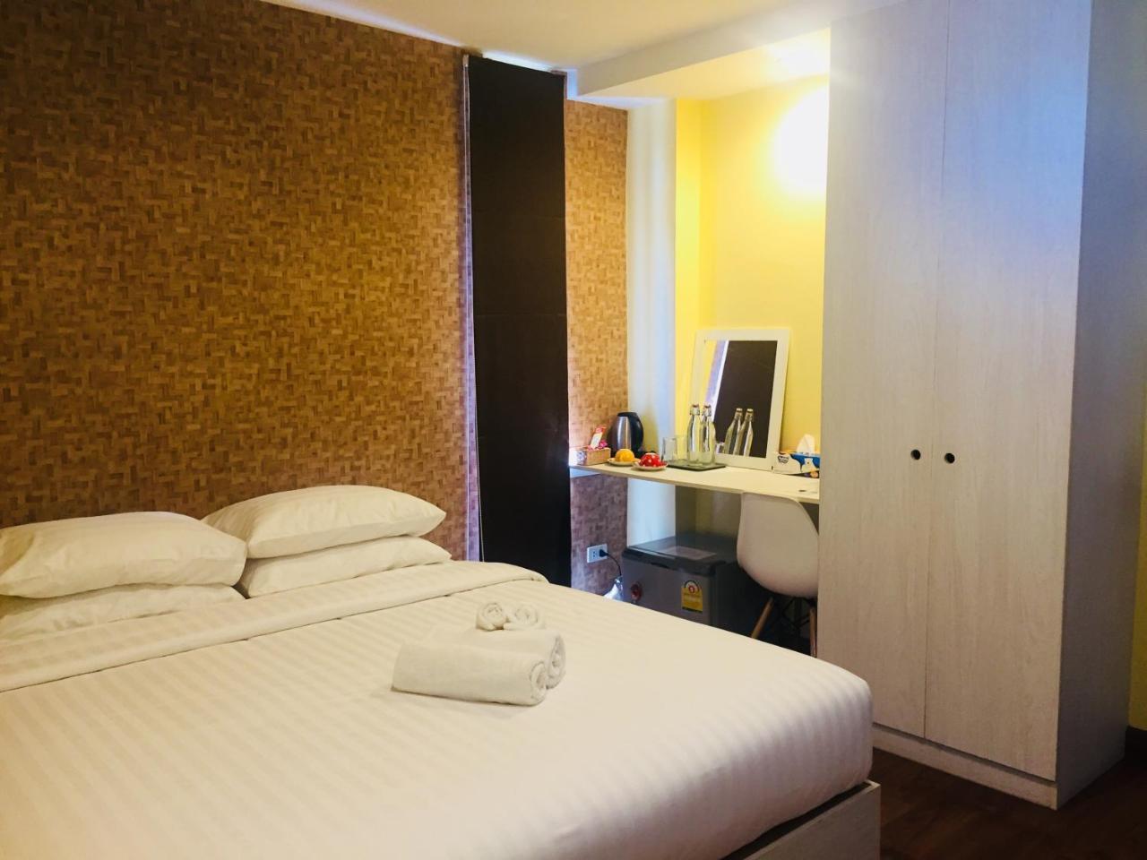 Jong Lux Pak Dee Bed & Breakfast Uttaradit Exterior photo