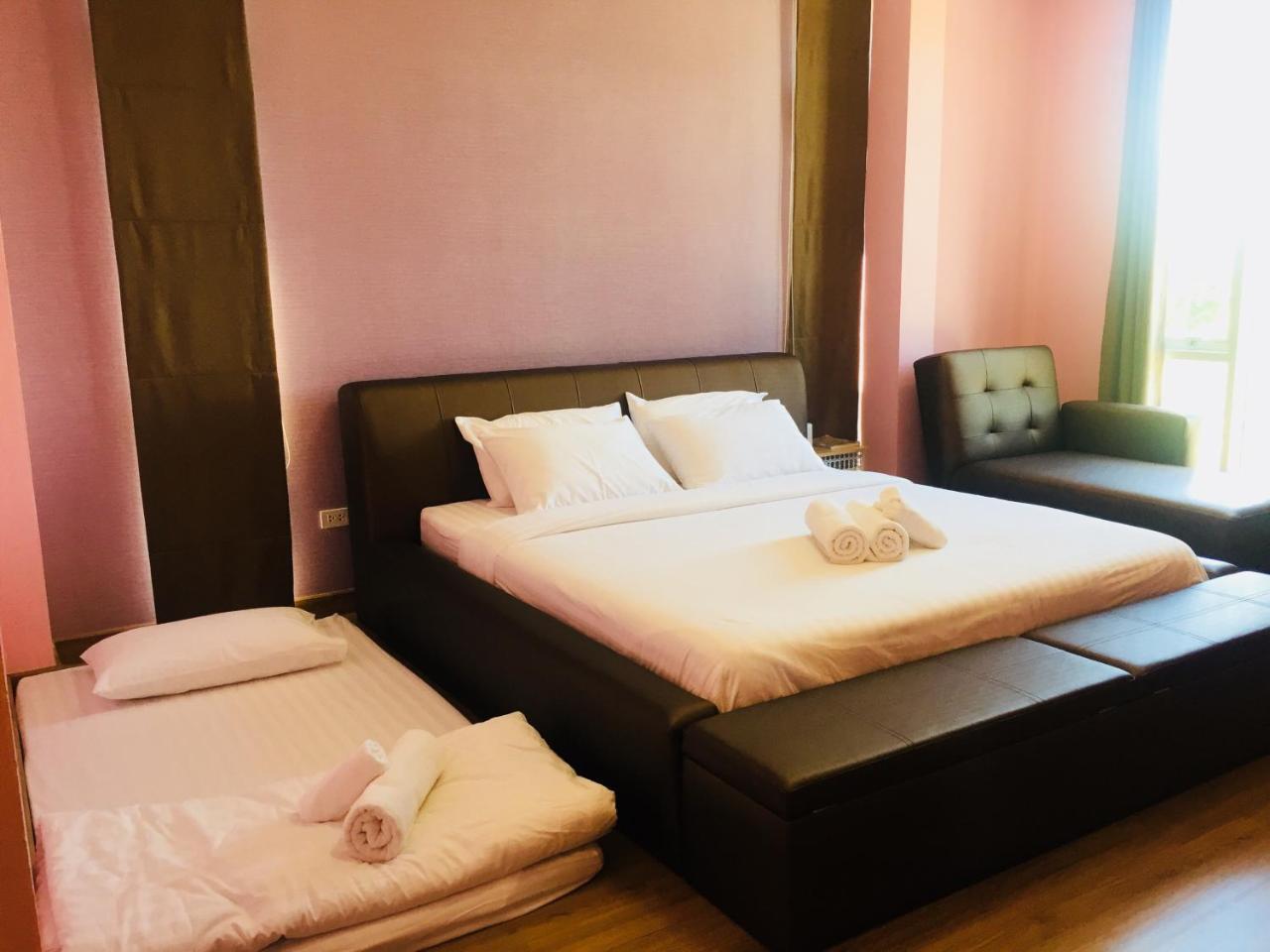 Jong Lux Pak Dee Bed & Breakfast Uttaradit Exterior photo